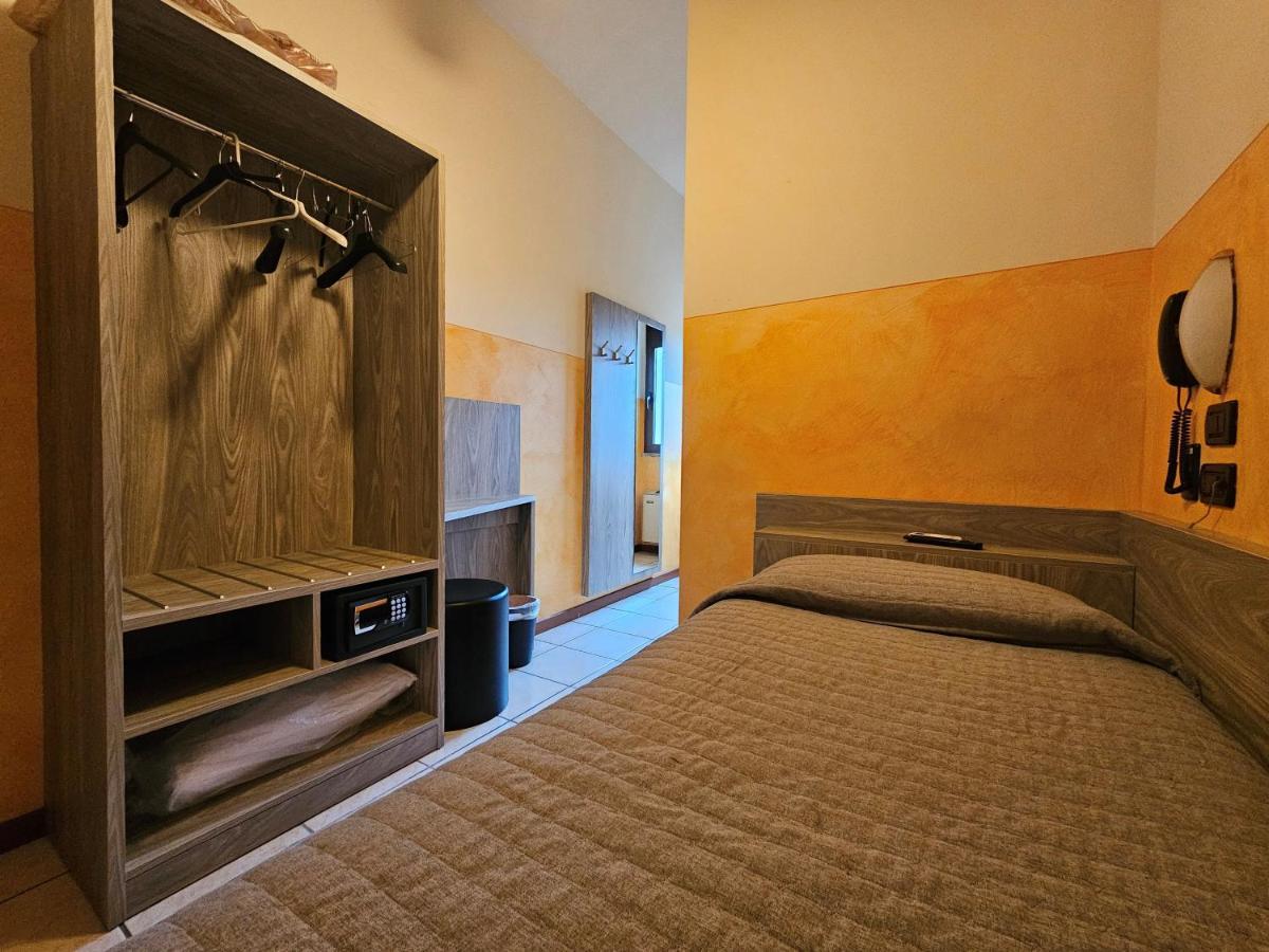 Hotel Euro Castegnato Exteriör bild