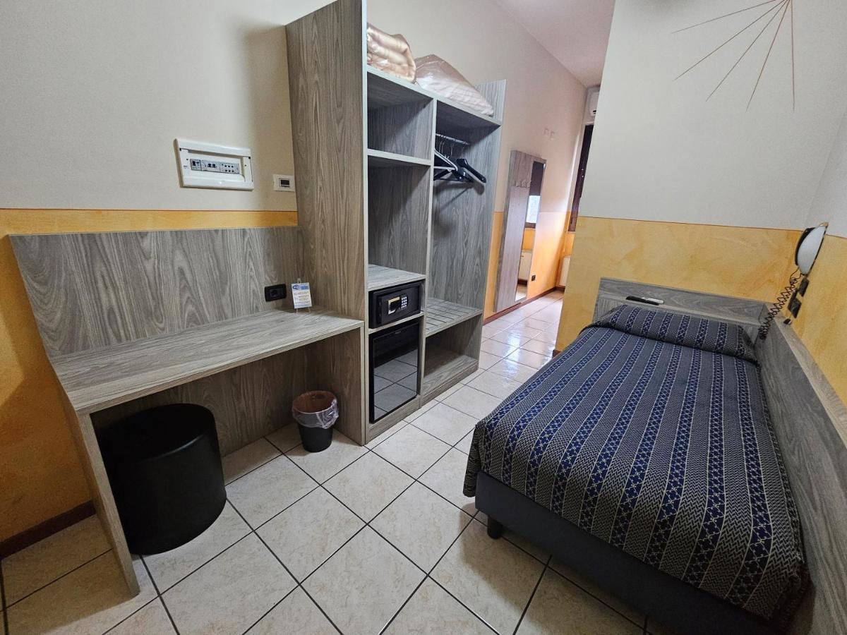 Hotel Euro Castegnato Exteriör bild