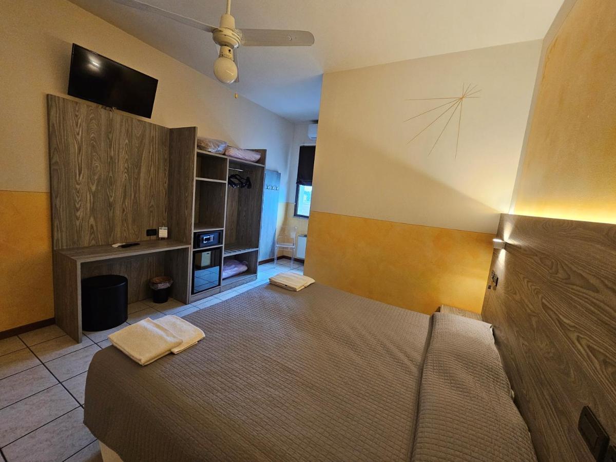 Hotel Euro Castegnato Exteriör bild