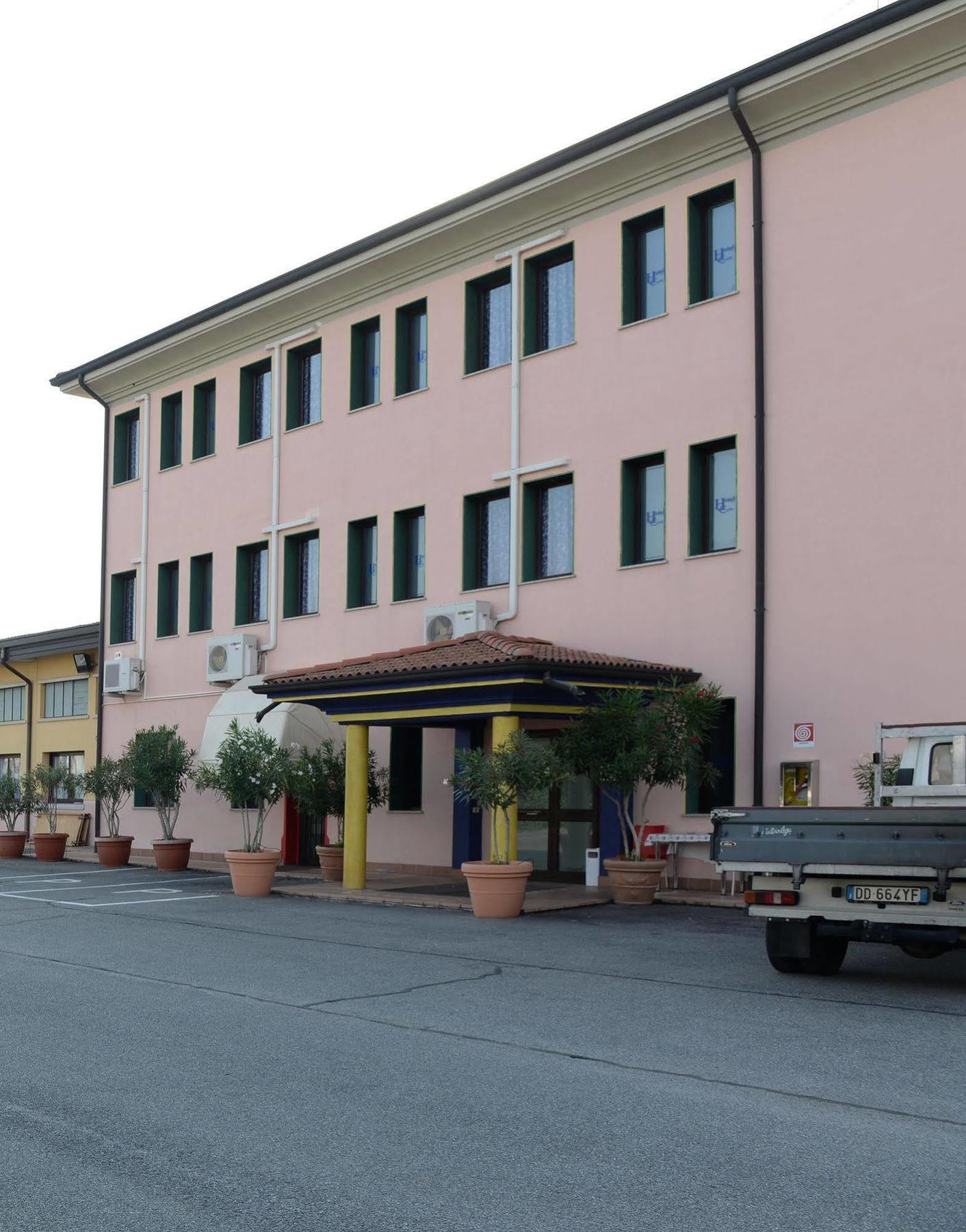 Hotel Euro Castegnato Exteriör bild