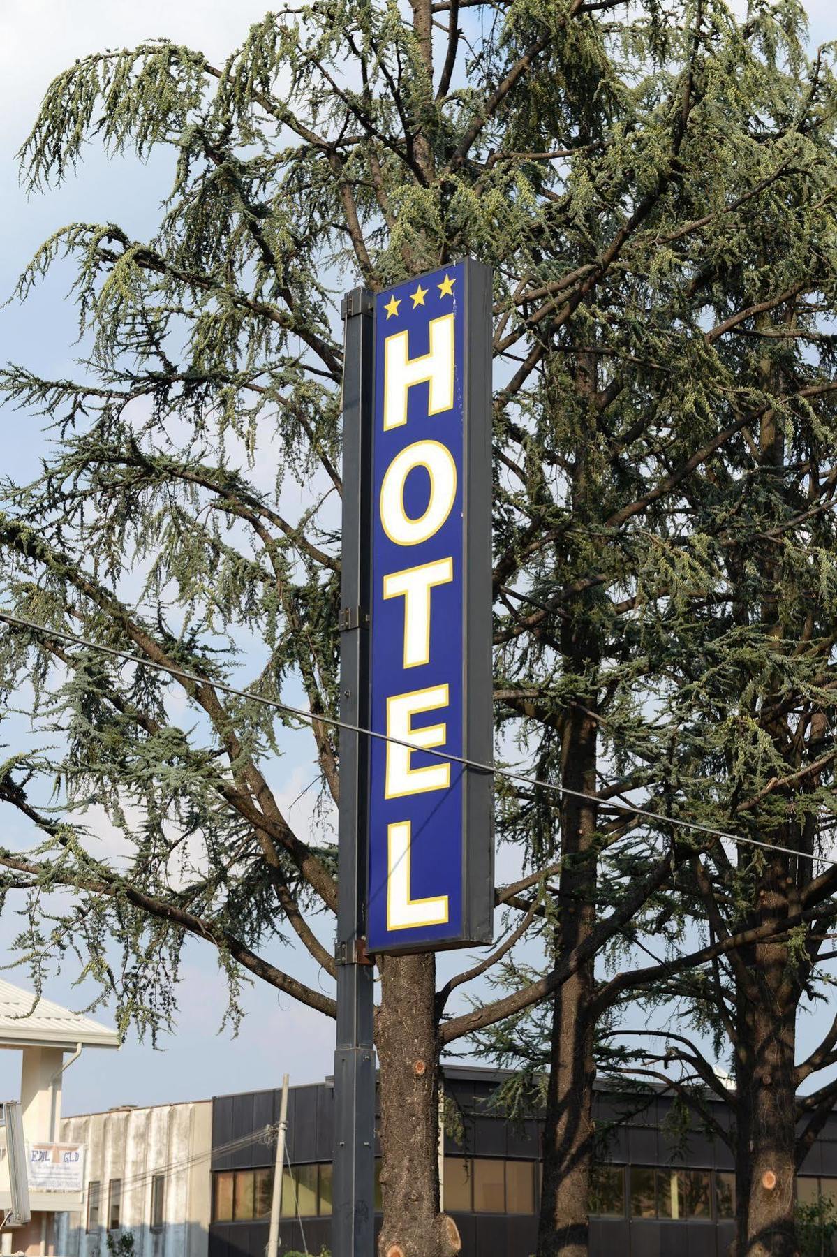 Hotel Euro Castegnato Exteriör bild
